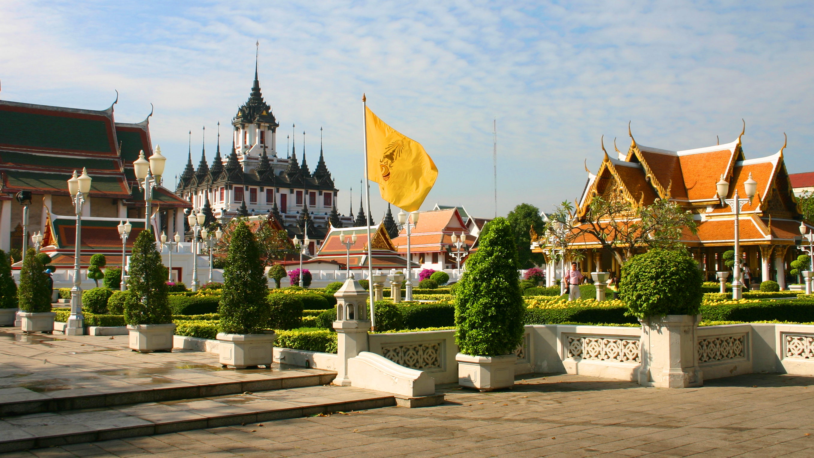 Rama III Park and Loha Prasat