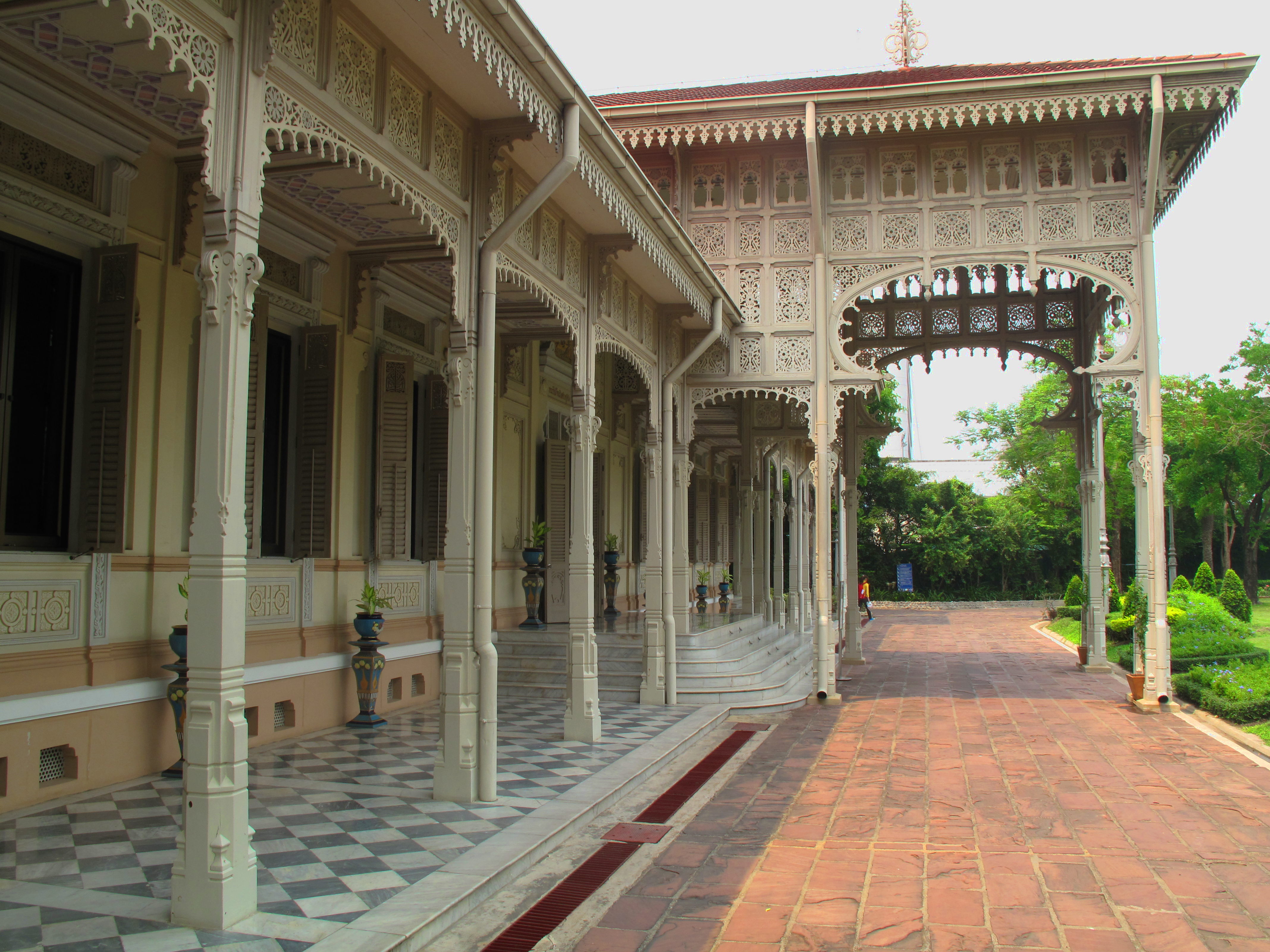 Abhisek Dusit throne hall