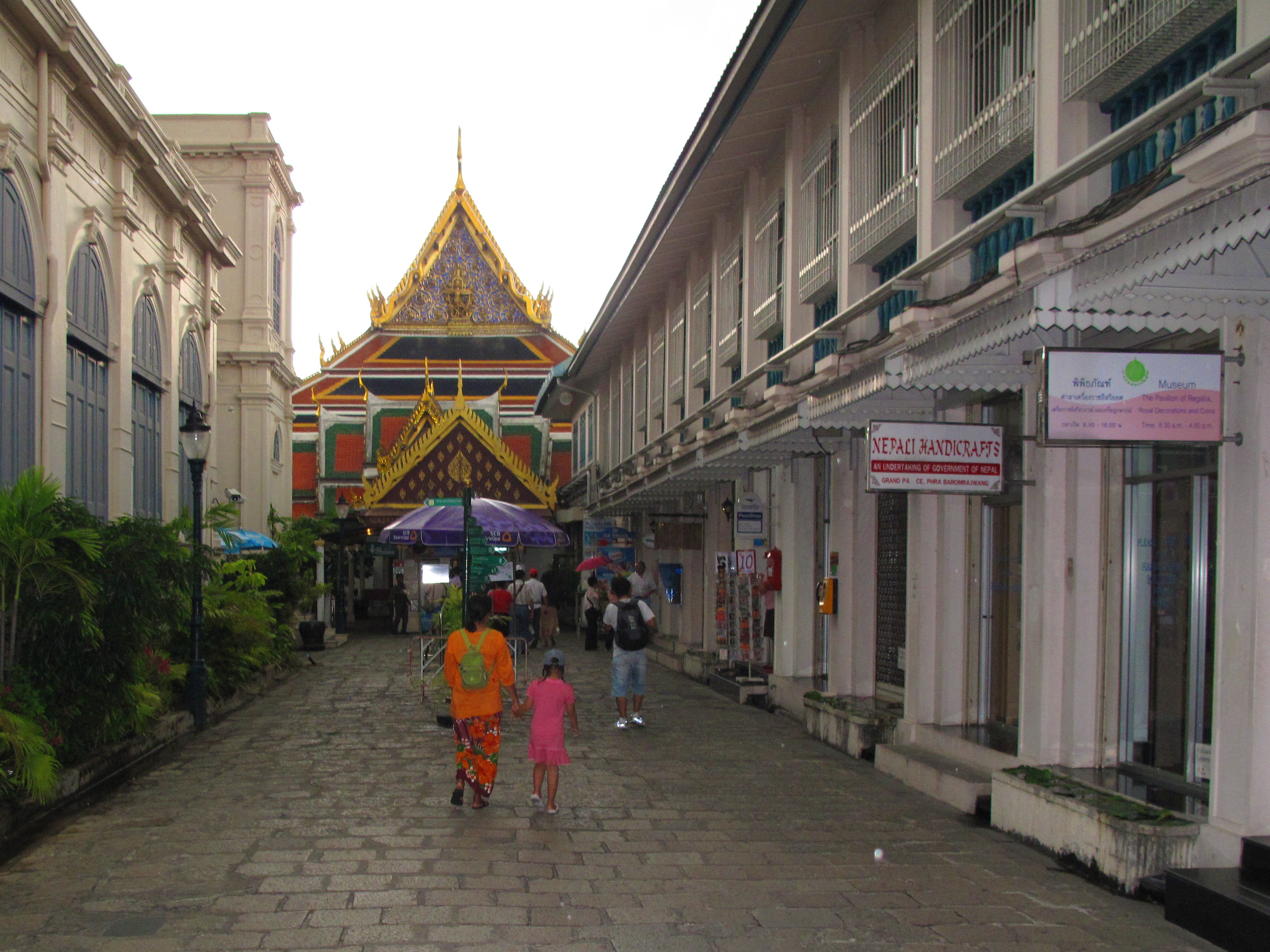 Entrance to Emerald Buddha Temple